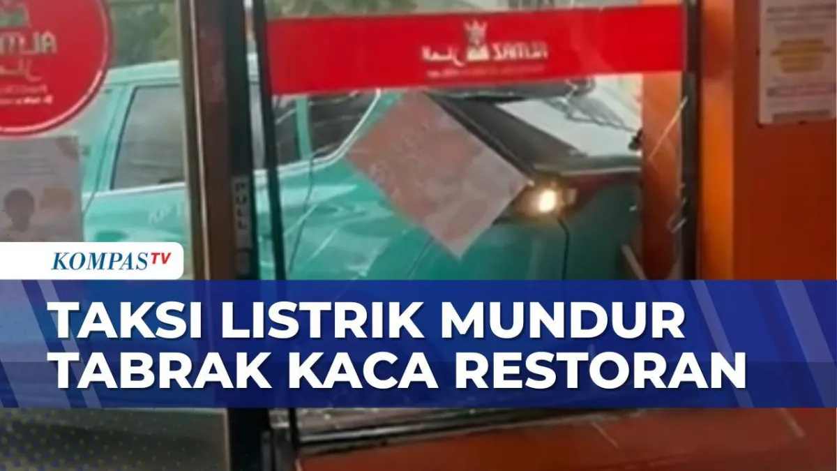 Taksi Listrik Mundur dan Tabrak Restoran di Tangerang