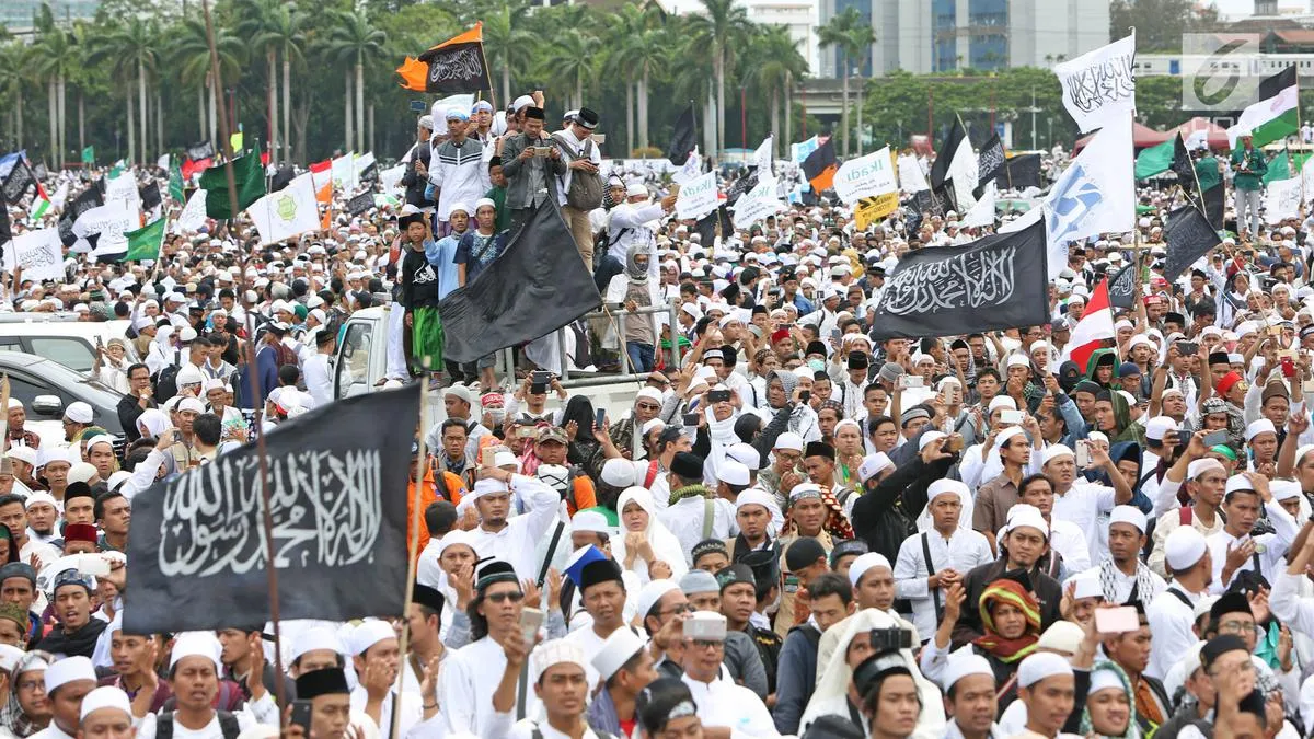Reuni 212 di Monas: Doa dan Zikir untuk Korban Bencana di Sumatra