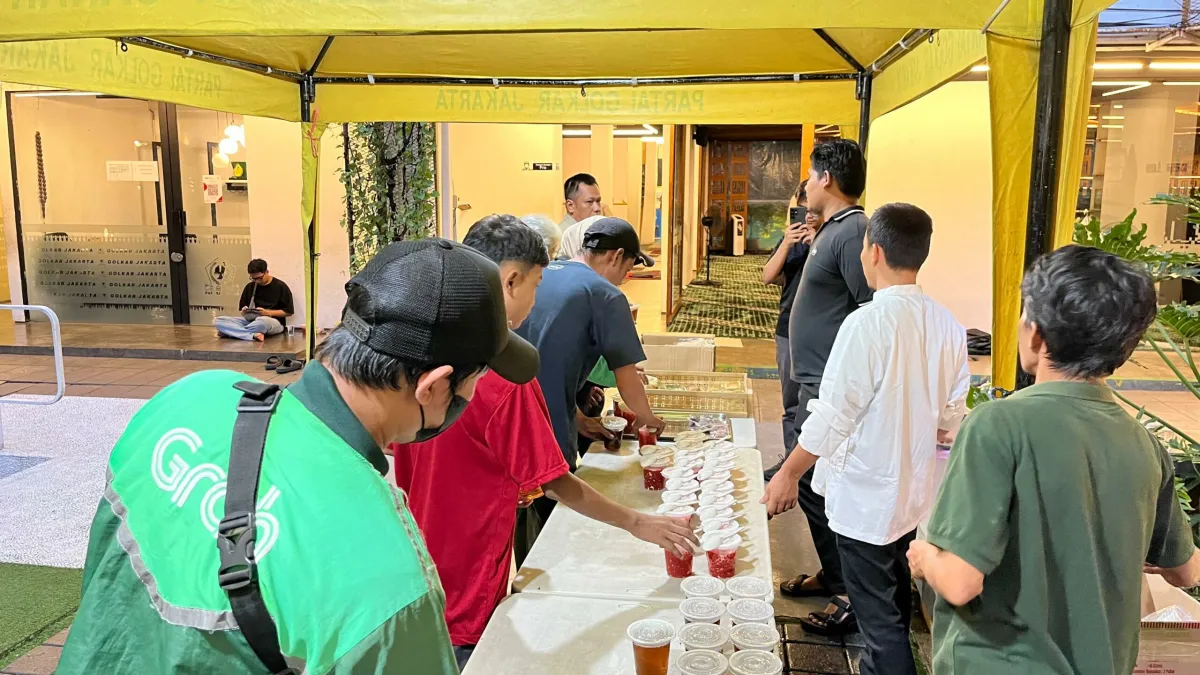 Masjid Al Akbar Golkar DKI Gelar Bukber Harian, Siapkan 100 Nasi Box untuk Warga