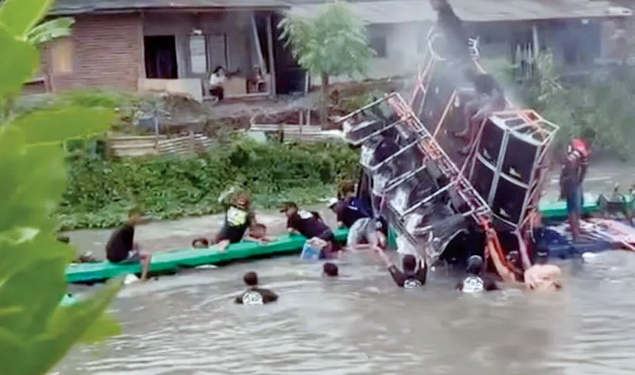Perahu Tenggelam Saat Persiapan Nyadran di Sidoarjo, Tidak Ada Korban Jiwa