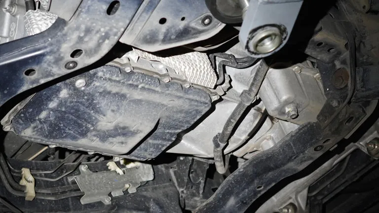 Dua Metode Praktis untuk Mendeteksi Kebocoran Oli Transmisi Mobil Bekas