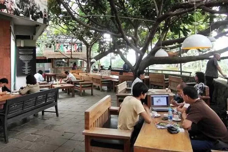 Ruang Tamu Modern: Dari Kenangan Hangat Menjadi Museum Kesunyian