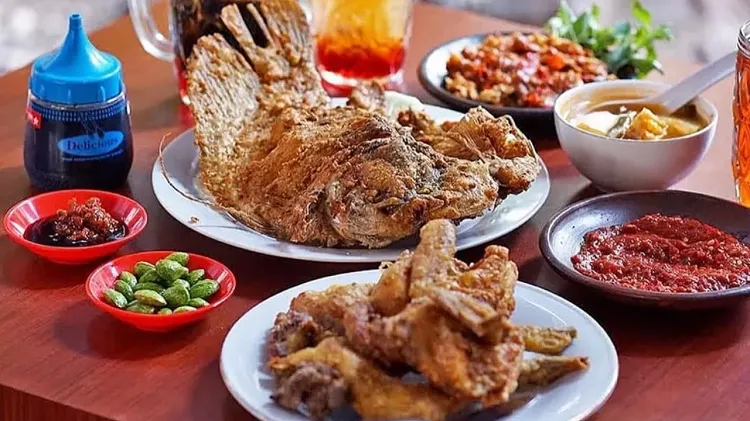 Kuliner Ayam Goreng Malang: Tradisi dan Inovasi yang Menggugah Selera