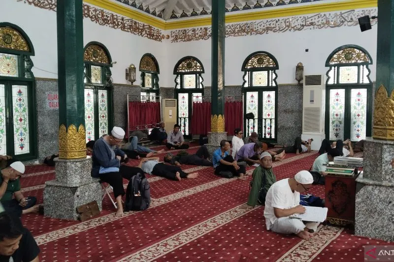 Masjid Agung Palembang Sediakan Fasilitas Mualaf Selama Ramadan