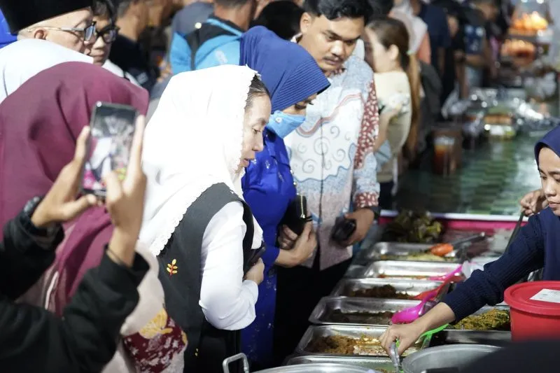 Pemkot Palu Dorong Transaksi Non Tunai UMKM dengan QRIS di Pasar Ramadhan
