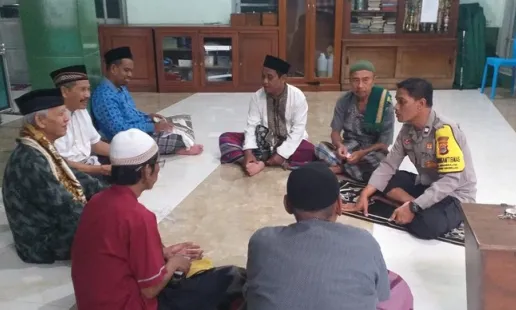 Bhabinkamtibmas Wirobrajan Tingkatkan Kewaspadaan Jelang Idul Fitri di Masjid Hikmah