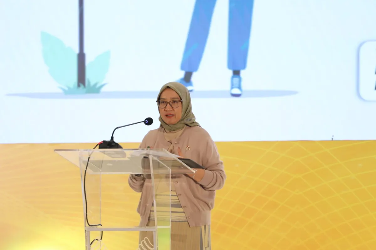 Menteri Rini Tegaskan Pentingnya Literasi Finansial untuk Perempuan dan Birokrasi