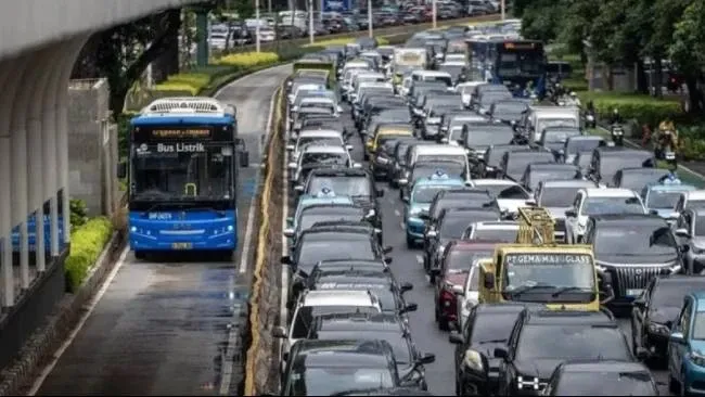Transjakarta dan Mikrotrans Beroperasi 24 Jam untuk Memudahkan Mobilitas Warga Jakarta
