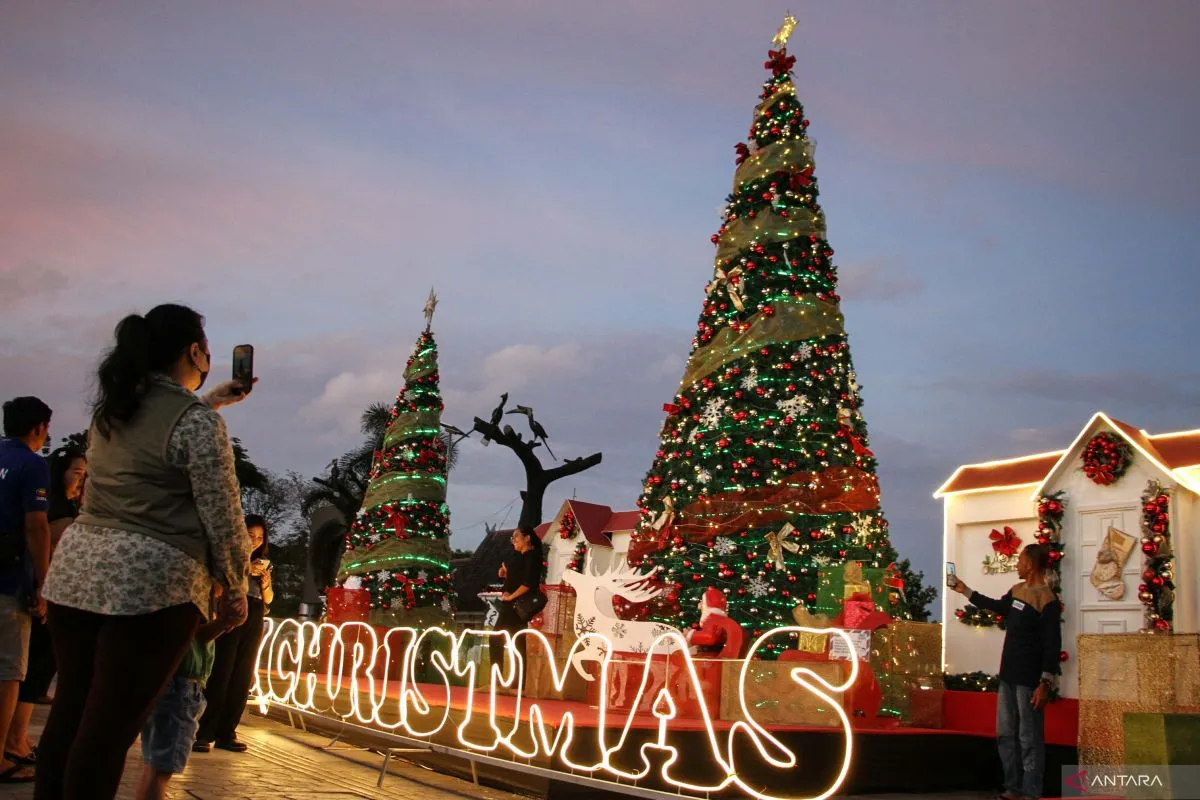 Perayaan Natal Selebritas dan Film Baru di Akhir Tahun