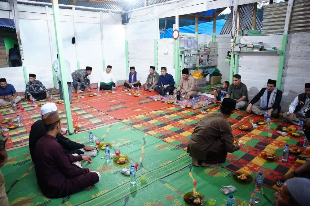 Bupati Aceh Tengah Berbuka Puasa Bersama Pengungsi di Wih Dusun Jamat