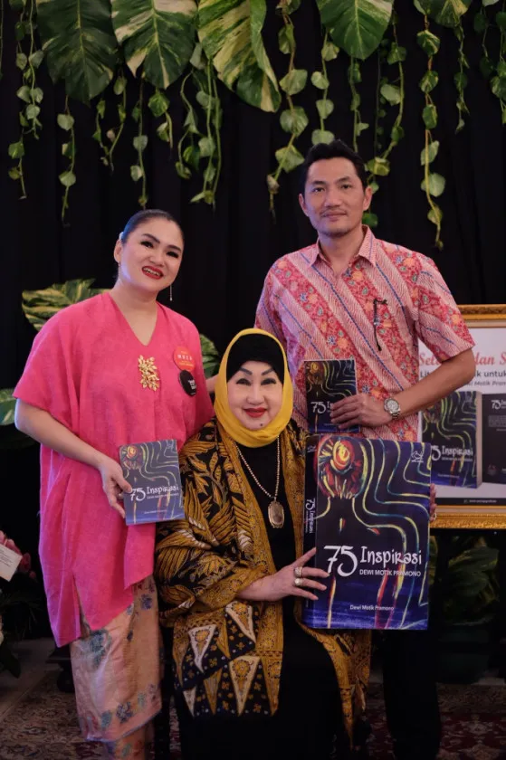 Demono: Tokoh Perempuan Indonesia yang Mendorong Literasi Menulis