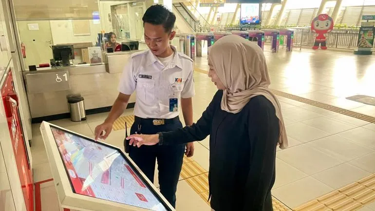 LRT Jabodebek Luncurkan Layar Interaktif di Tujuh Stasiun