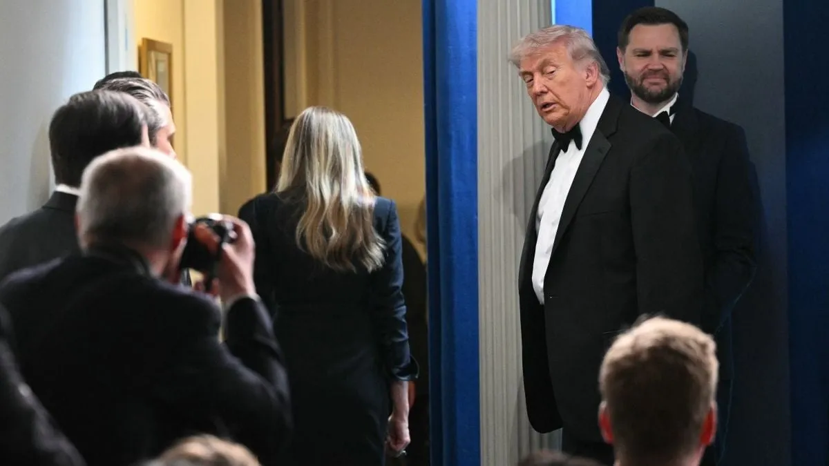 Trump Dievakuasi Usai Insiden Penembakan di Jamuan Makan Malam Pers