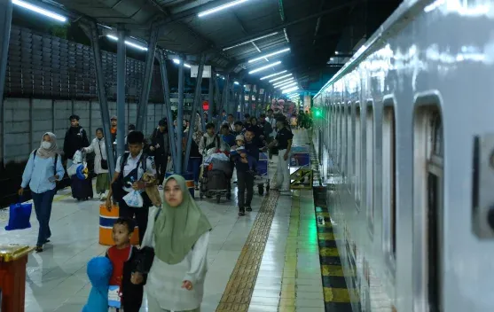 Lonjakan Penjualan Tiket Mudik Kereta Api di Sumsel