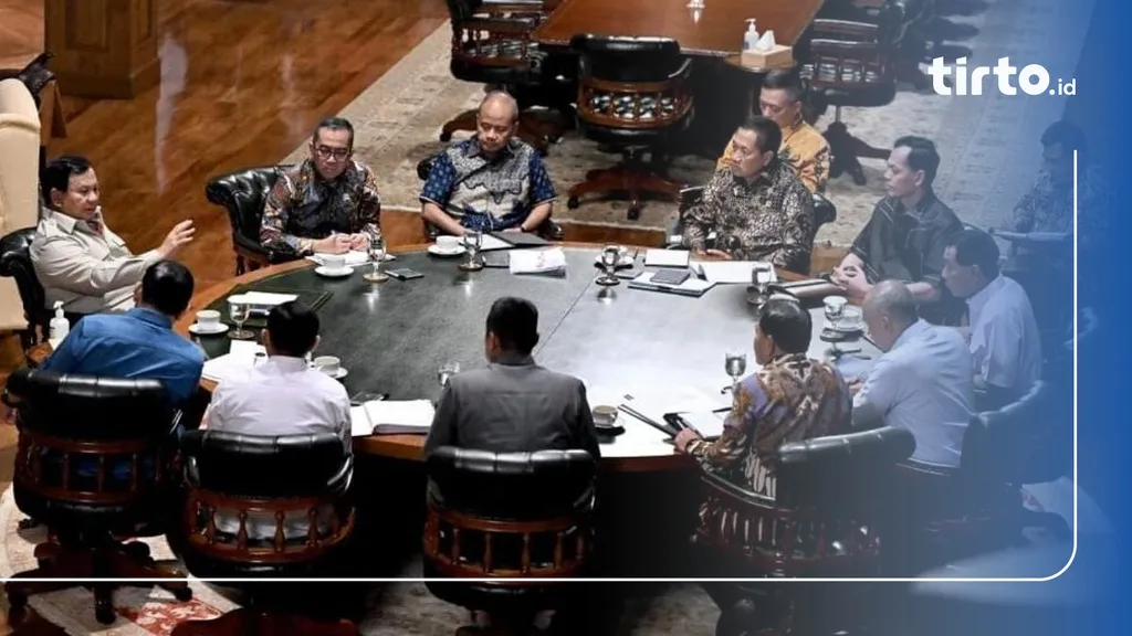 Prabowo Gelar Silaturahmi dan Rapat Strategis di Hambalang