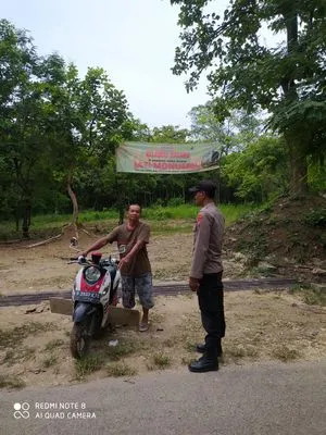 Polsek Tambakrejo Lakukan Patroli Siang untuk Tingkatkan Keamanan Warga