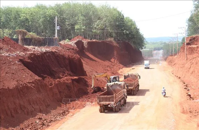 Pemerintah Dong Nai Selidiki Rumah 'Tergantung' Akibat Penurunan Jalan DT.753