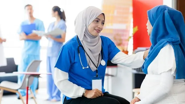 Mengapa Profesi Bidan di Indonesia Hanya Dikhususkan untuk Perempuan