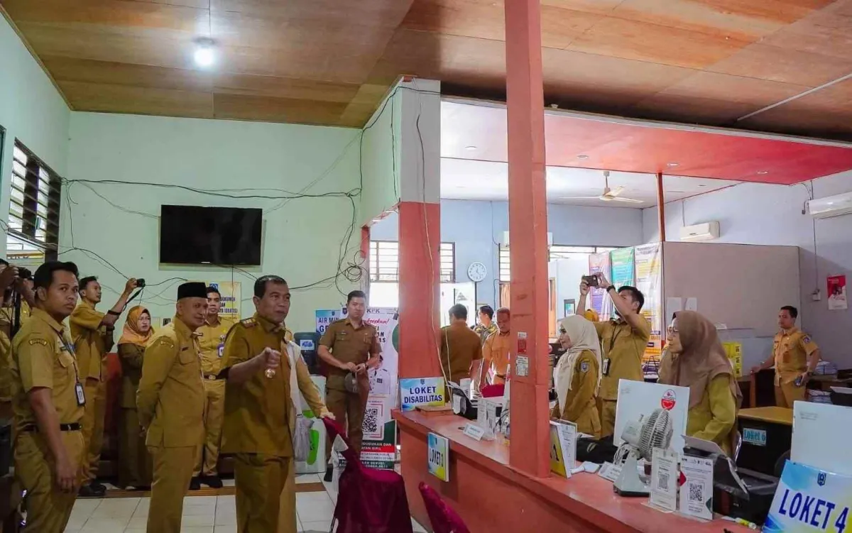 Bupati HSS Tinjau Layanan Dukcapil untuk Optimalisasi Pelayanan Publik