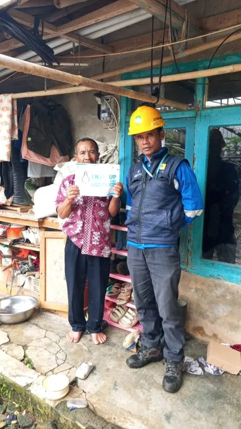 PLN Berikan Akses Listrik Gratis untuk Buruh Harian di Cireunghas