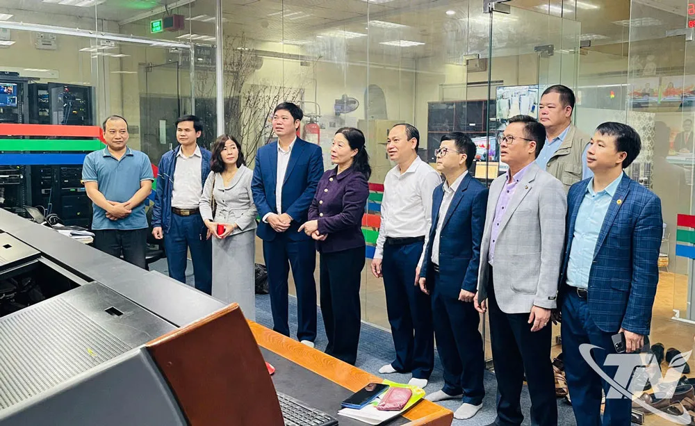 Staf Media Thai Nguyen Siap Menyebarkan Informasi Selama Perayaan Tết