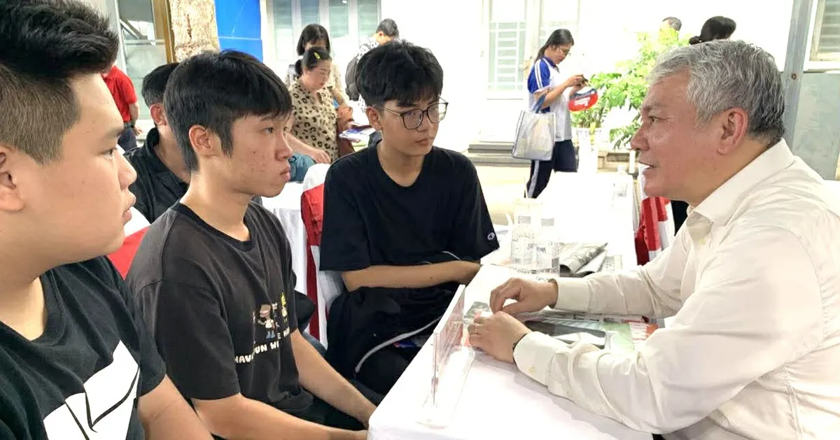 Universitas Teknologi Kota Ho Chi Minh Perkenalkan Penyesuaian Proses Penerimaan Mahasiswa Baru 2026