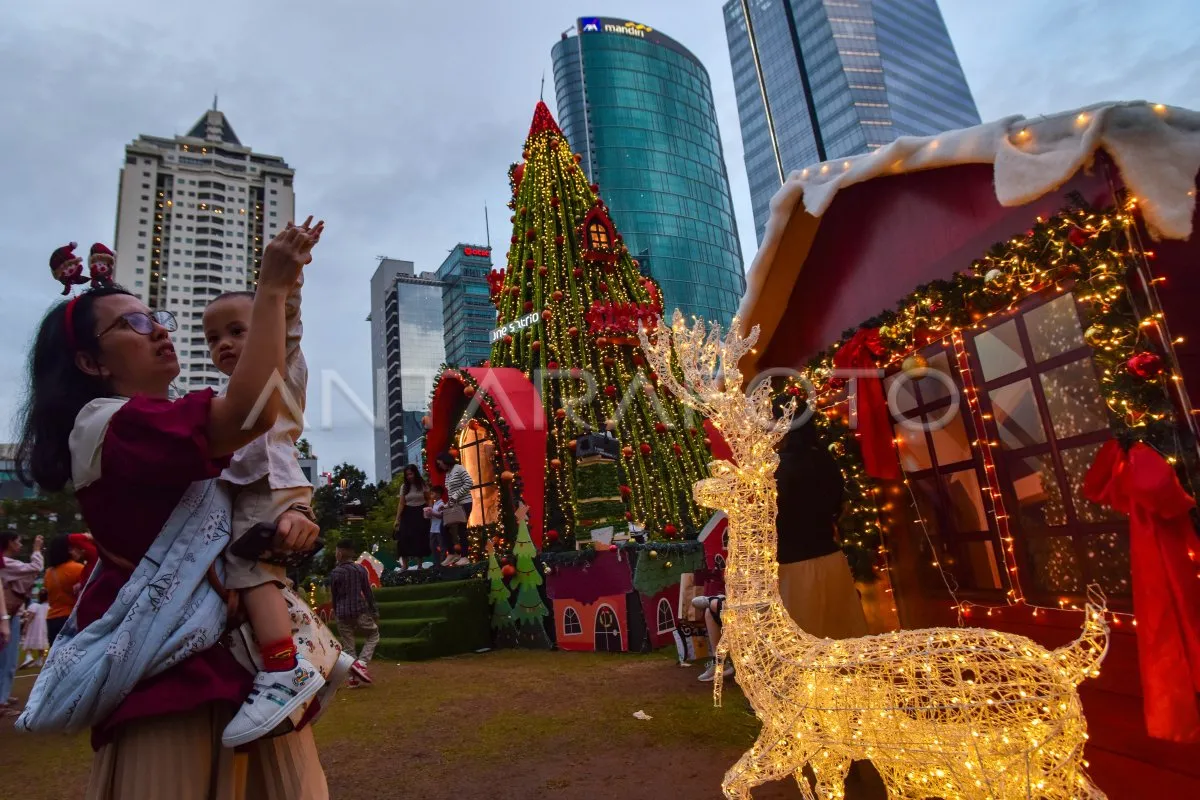 Taman One Satrio Hadirkan Dekorasi Menarik Sambut Natal 2025