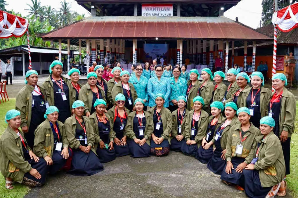 Ny. Rai Wahyuni Sanjaya Dukung Aksi Sosial TP PKK Provinsi Bali di Tabanan
