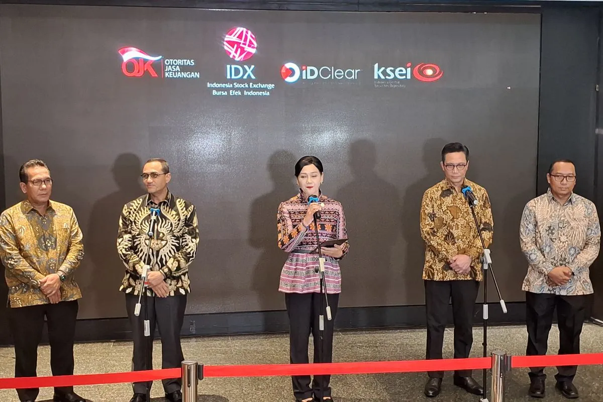 OJK Denda Rp5,7 Miliar Tiga Pelaku Manipulasi Saham IMPC