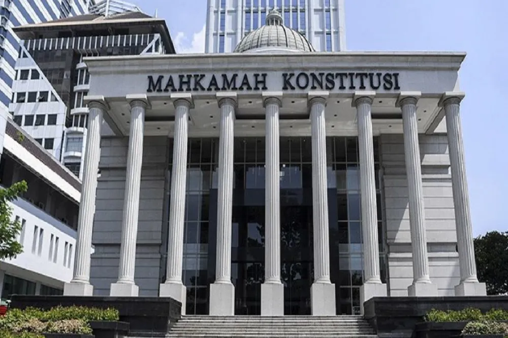 Adies Kadir Resmi Menjadi Hakim MK, Namun Terdapat Isu Etika