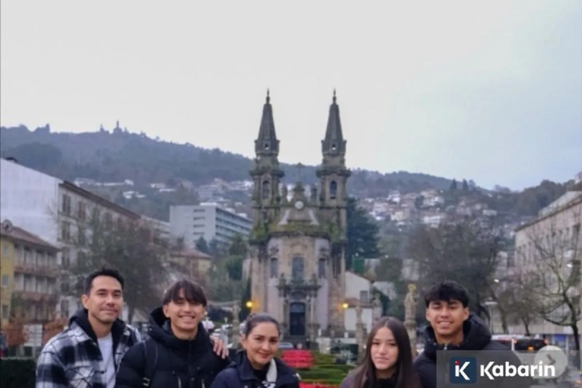 Selebritis Tanah Air Rayakan Natal di Destinasi Mewah Dunia