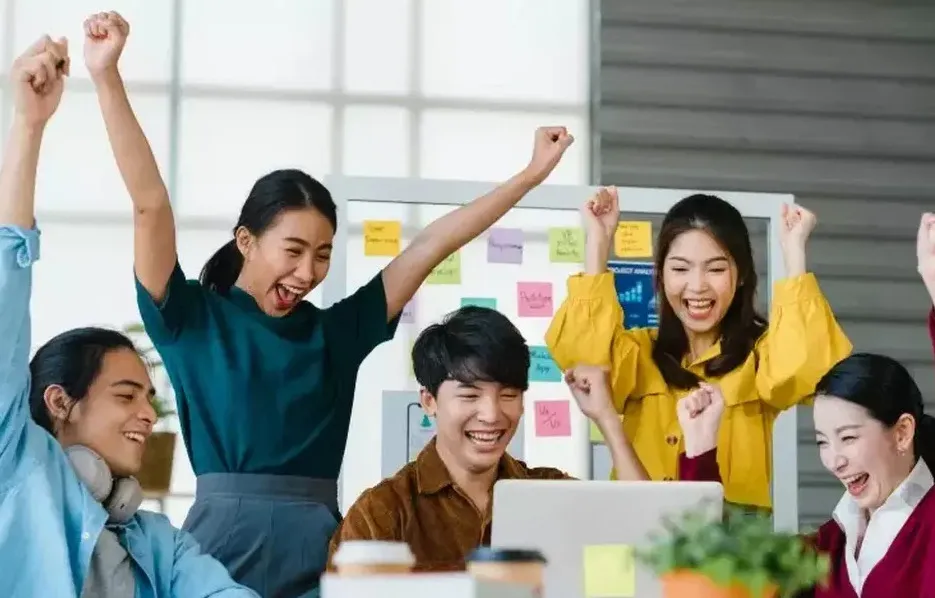 Pekerja Indonesia Paling Bahagia di Asia Meski Gaji Rendah, Menurut Survei