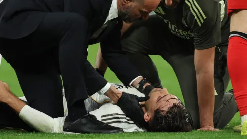 Raul Asencio Cedera Parah Usai Tabrakan, Real Madrid Khawatir Jelang 16 Besar Liga Champions