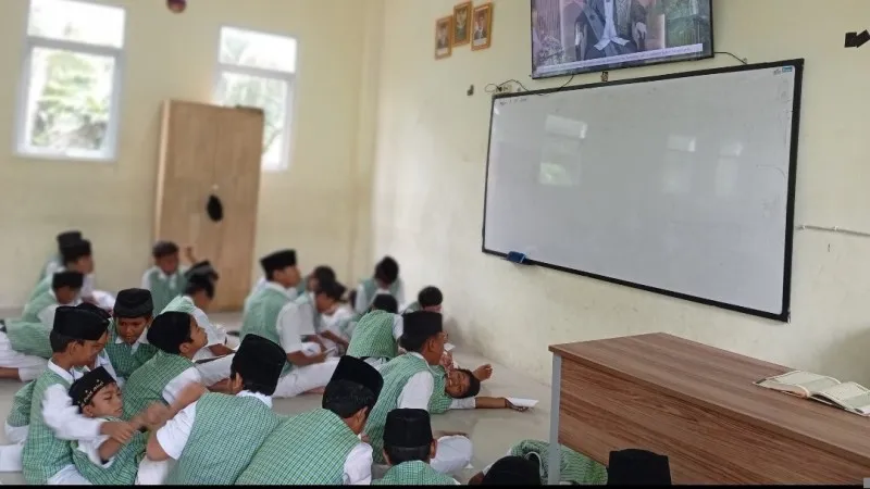 MIN 17 Kepulauan Seribu Ikuti Kultum Ramadhan Secara Daring