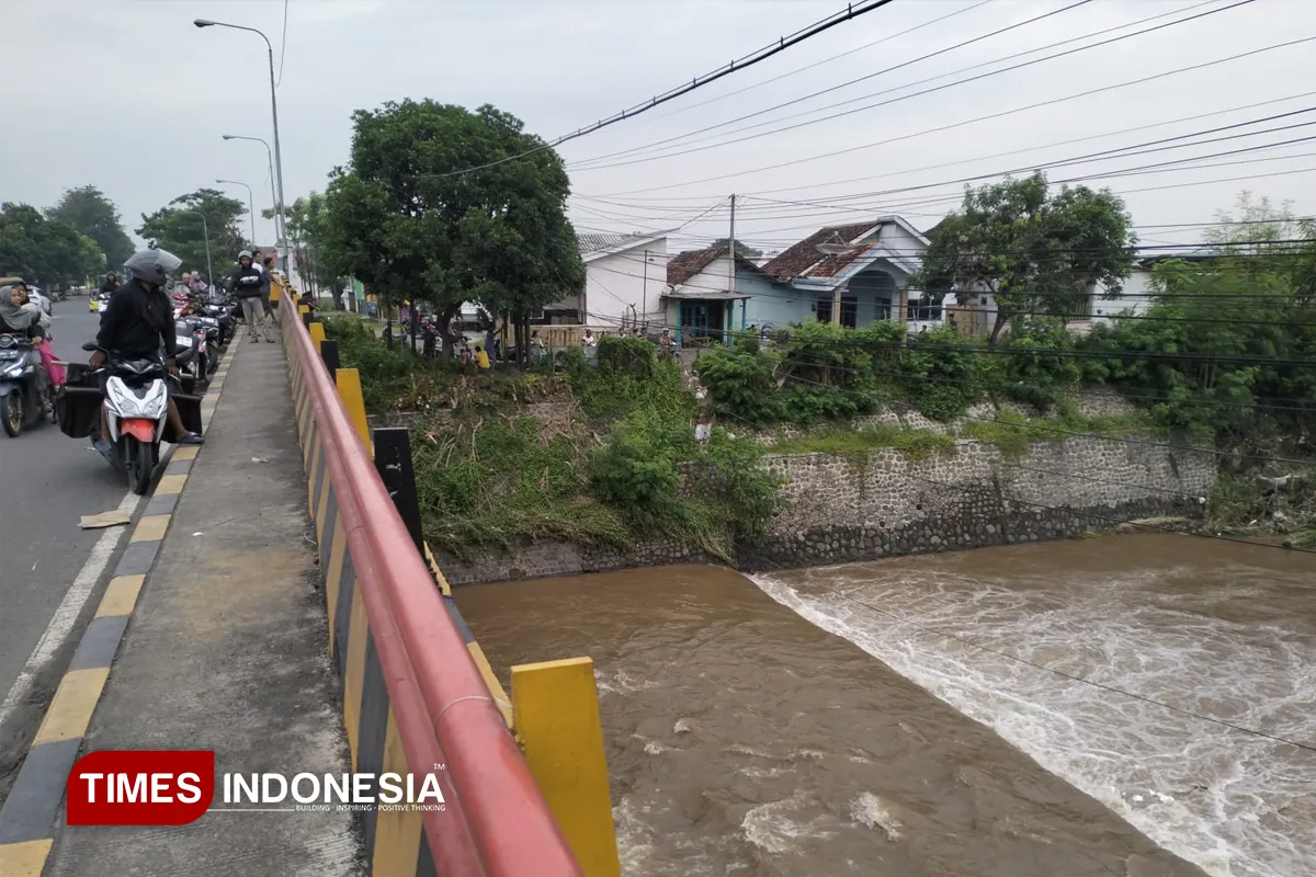 Satu Bocah Perempuan Meninggal, Satu Lainnya Masih Hilang Setelah Hanyut di Sungai Probolinggo