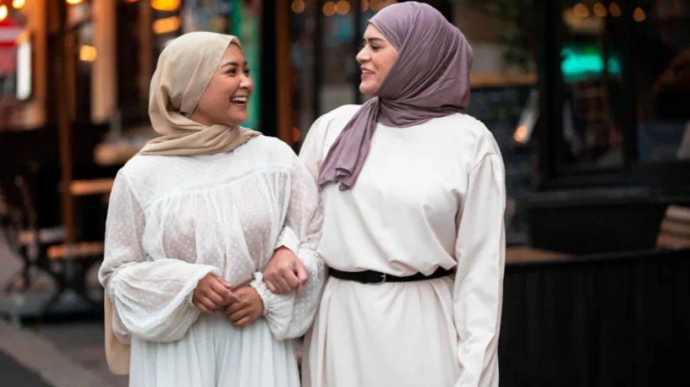 Tren Baju Lebaran Wanita 2026: Desain Longgar dan Elegan