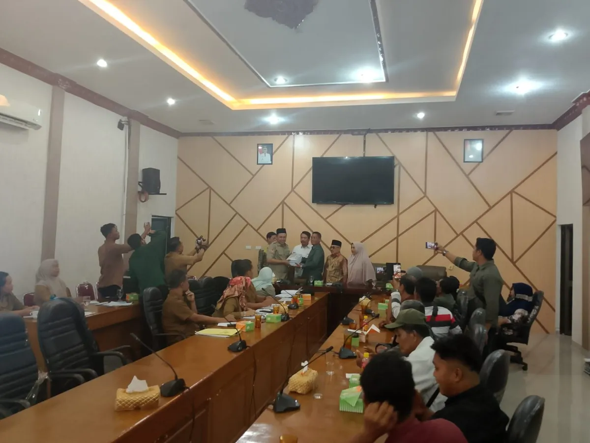 Forum Warga Terdampak Banjir Desa Sekoci Serahkan Data 524 KK dalam RDP dengan DPRD Langkat