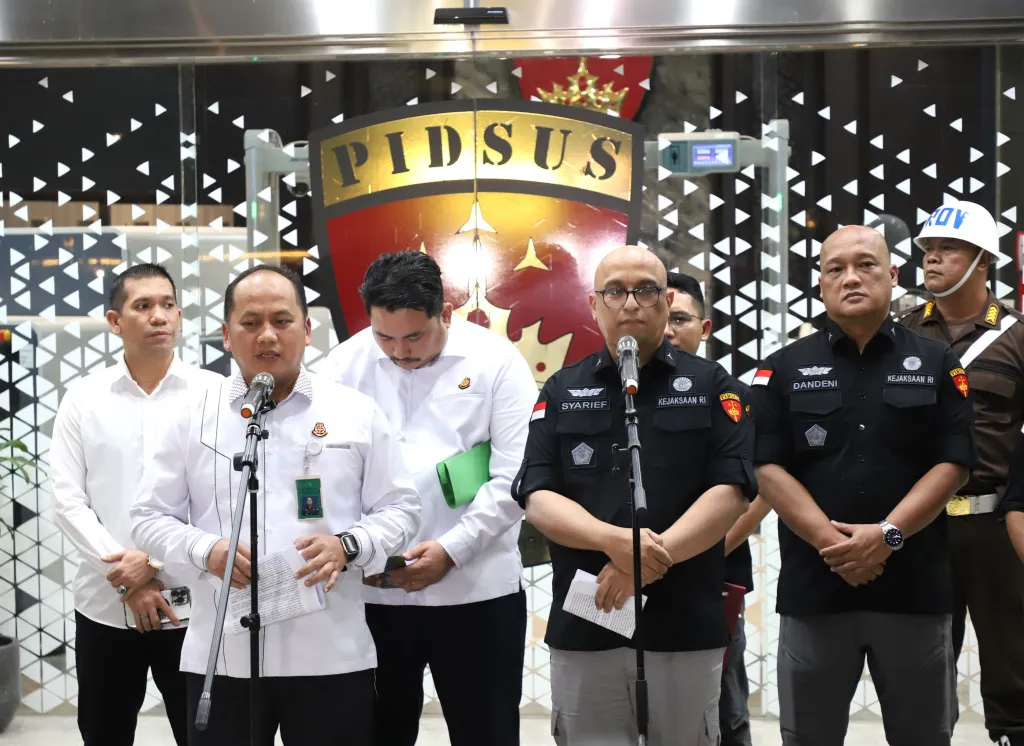 Kejagung Geledah Kantor dan Rumah Komisioner Ombudsman Terkait Kasus Korupsi CPO