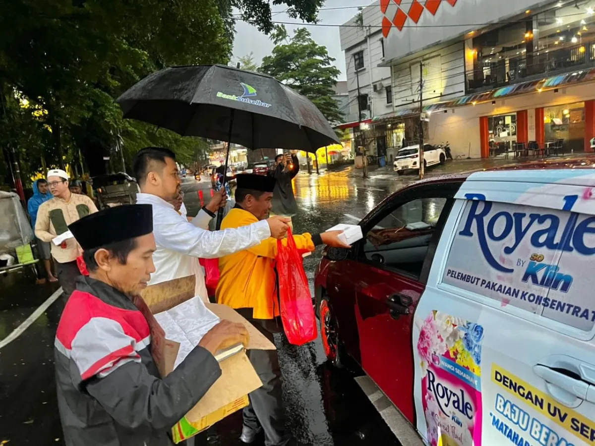 Partai Golkar Sulsel Bagikan 300 Takjil Setiap Hari hingga 29 Ramadan