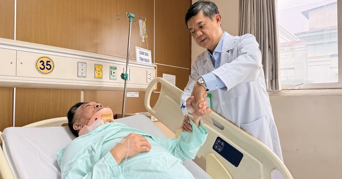Warga Vietnam di Inggris Sembuh Setelah Perawatan Tulang Belakang di Tanah Air