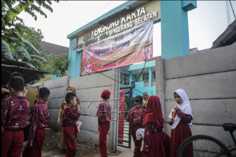 Penutupan Akses Sekolah SDN Lengkong Karya oleh Pagar Beton
