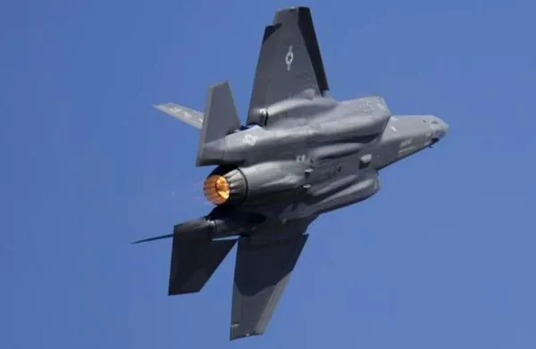 AS Kerahkan 300 Jet Tempur ke Timur Tengah Hadapi Iran
