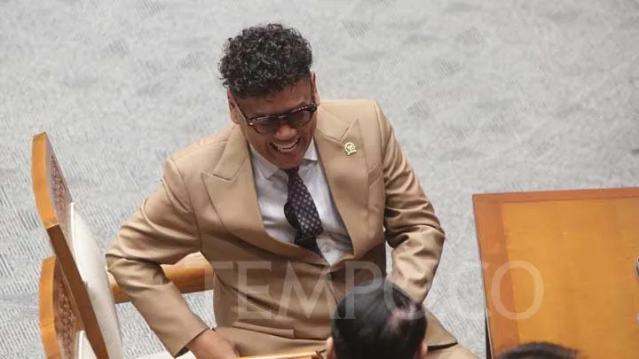 Uya Kuya Dinonaktifkan sebagai Anggota DPR Setelah Digeruduk Massa