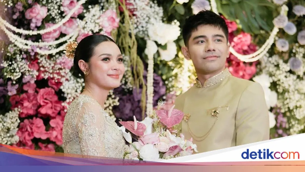Riza Syah dan Claudia Andhara Resmi Tunangan Setelah 10 Tahun Berkolaborasi di Sinetron
