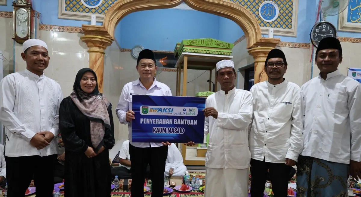 Pemkab Tanah Bumbu Salurkan Hibah Masjid dan Santunan Difabel pada Safari Ramadhan 1447 H