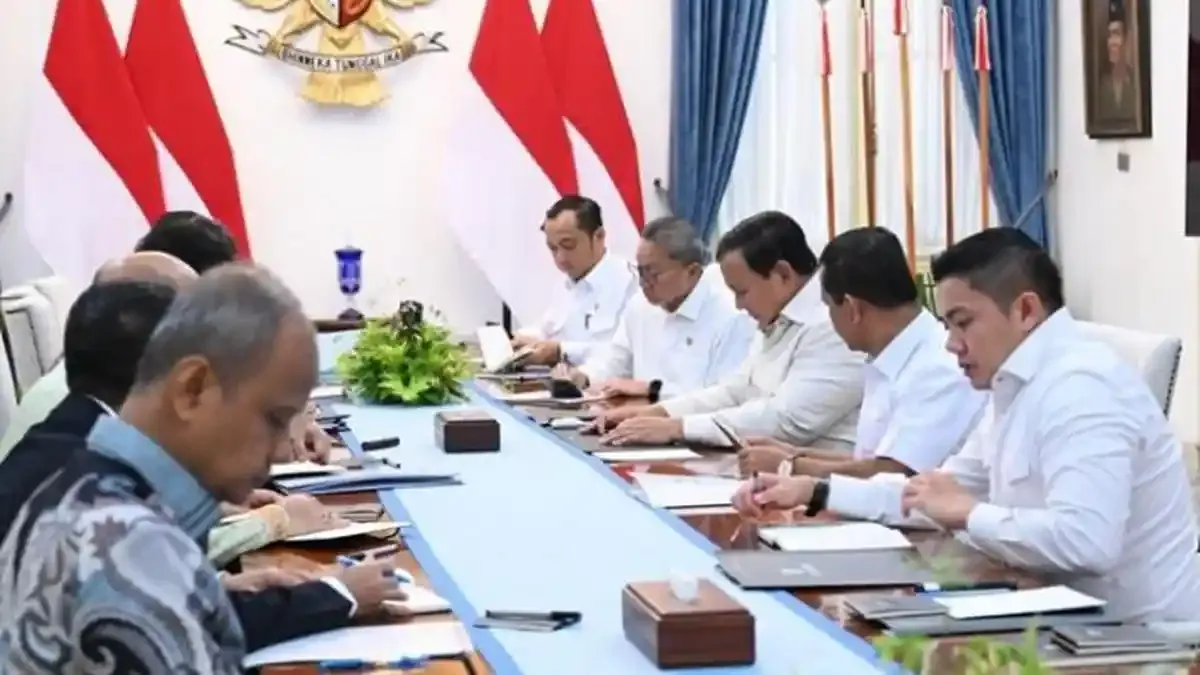 Prabowo Pimpin Rapat Persiapan Sembako dan Transportasi Menjelang Idulfitri