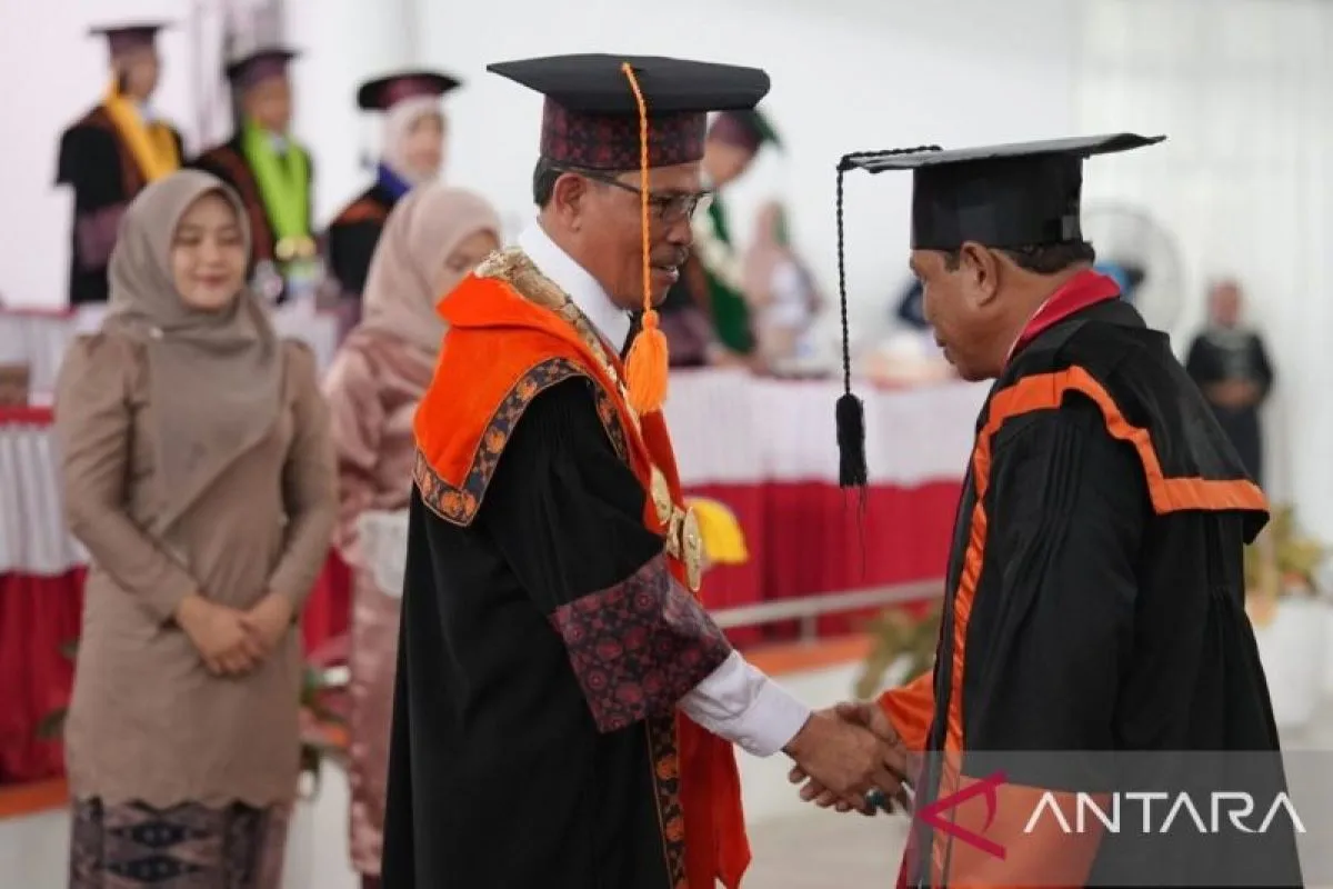 Prof. Syamsir Dikukuhkan sebagai Guru Besar Hukum Tata Negara di UNJA