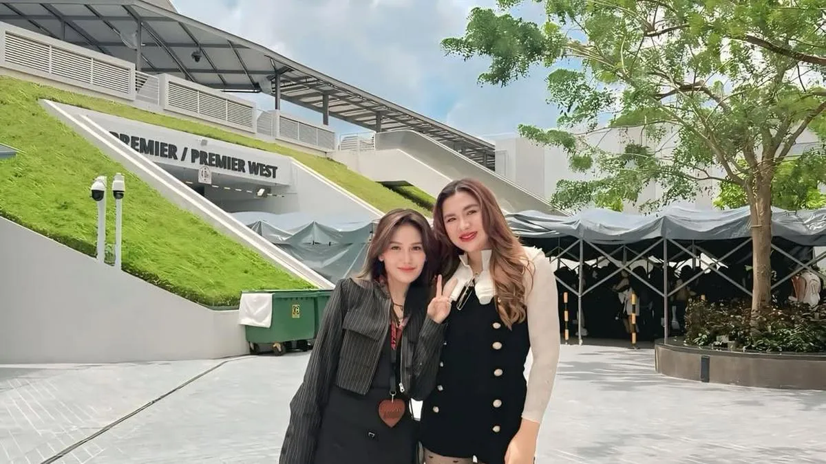 Ayu Ting Ting dan Vicky Shu Tampil Edgy di Konser ATEEZ Singapura