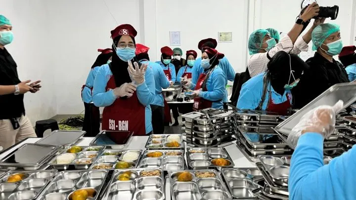 Kemensos dan BGN Siapkan Program Makan Bergizi Gratis untuk Lansia dan Disabilitas