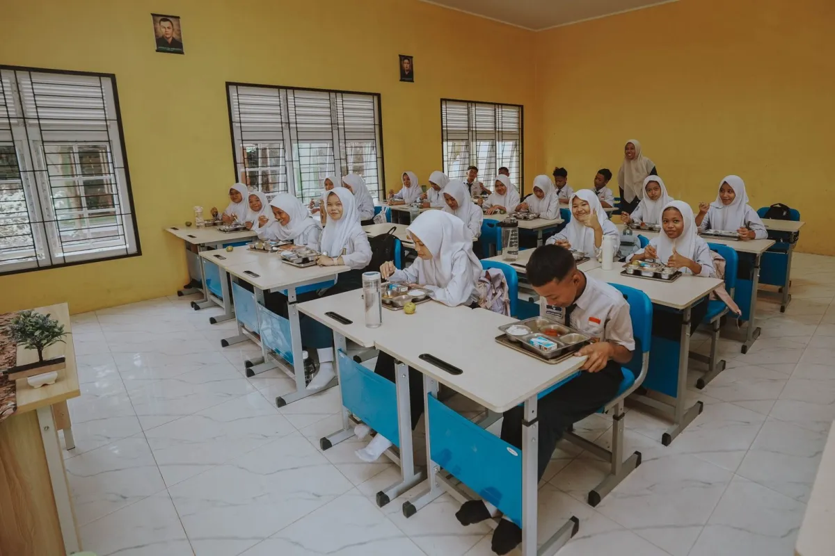 Kemensos dan BGN Siapkan Program Makan Bergizi untuk Lansia dan Disabilitas